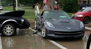 Arroya un Corvette C7 Stringray con su Lincoln T-Bones