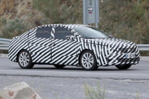 Peugeot 308 Sedán, ¡cazado!