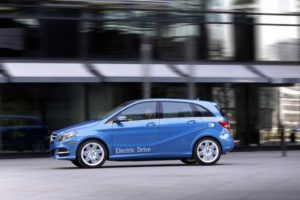 Un jefe de Mercedes afirma que el Clase B EV será mejor que el BMW i3