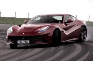 Chris Harris nos muestra lo divertido que puede ser el Ferrari F12berlinetta