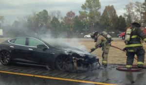 Otro incendio más de un Tesla Model S (y van tres)