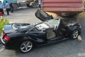 Aplastan un Audi S5 en China