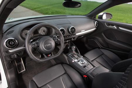 s32