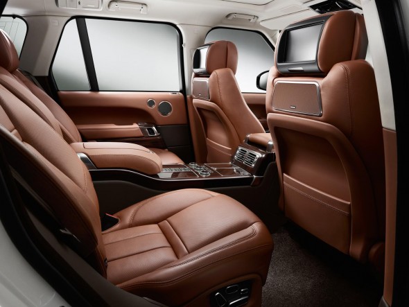 Land Rover lanza en España el Range Rover LWB 2
