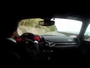 Doctor japonés que irá a la carcel por un vídeo de conducción temeraria con su Ferrari 458