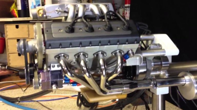 Espectacular motor V8 de 45cc diminuto (vídeo)