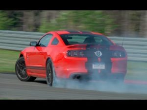 Shelby Mustang GT500 vs Camaro ZL1