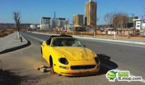 Aparece un Maserati 4200GT Spyder destrozado y abandonado en China