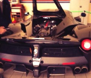 Samuel Eto’o adquiere un Ferrari LaFerrari negro