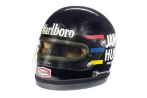 A subasta el casco de James Hunt