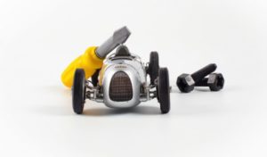 Audi Toy Service: Reparando los coches de juguete