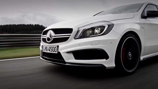 Oficial: Mercedes A45 AMG
