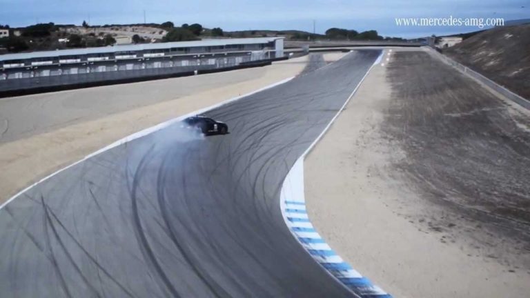 Laguna Seca: drift en un Mercedes C63 Coupé AMG