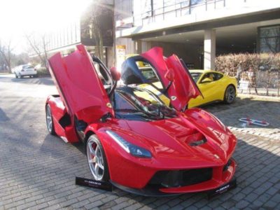 A la venta el primer Ferrari LaFerrari 1