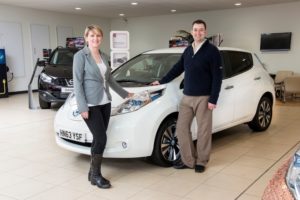 Nissan vende 100.000 unidades del Leaf