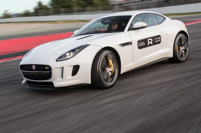 Autocar se divierte con el Jaguar F-Type Coupe R 1
