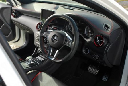 Oakley Design se atreve con el Mercedes A45 AMG 2