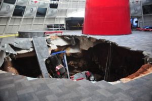 Un hundimiento de tierra en el museo oficial de Corvette causa importantes daños