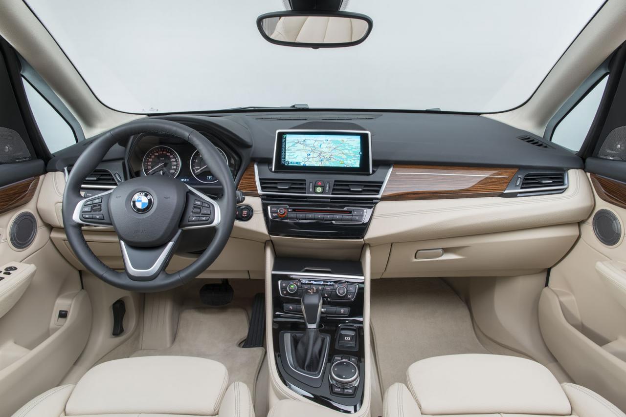 Oficial: BMW Serie 2 Active Tourer 2