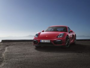 Vídeo: Porsche Cayman GTS haciendo de las suyas en un circuito de Karting