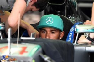 Lewis Hamilton consigue la pole en Malasia