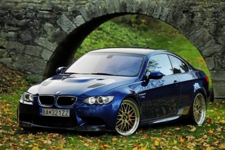 BMW M3 GTR M500 Golden Edition por Petersport 1