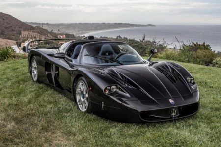 A la venta el único Maserati MC12 de color negro construido 1