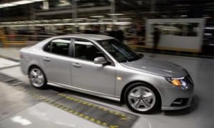 Saab, de nuevo en problemas: Detienen su producción durante un mes