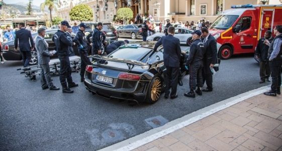 Destrozan un Audi R8 modificado por Prior Design cuando intentan rescatar a su piloto 1