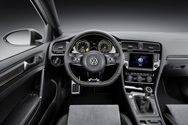 Agárrate a la silla: El Volkswagen Golf R400 de producción tendrá más caballos de los previstos 1