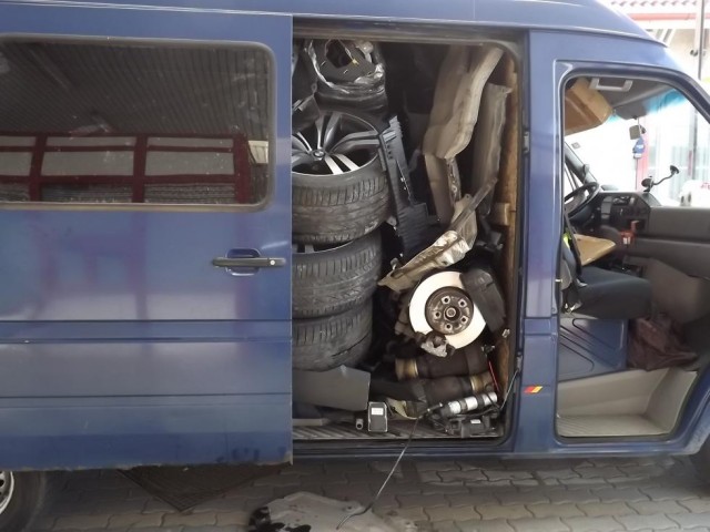 ¿Cómo meter un BMW X6 dentro de una furgoneta? 2