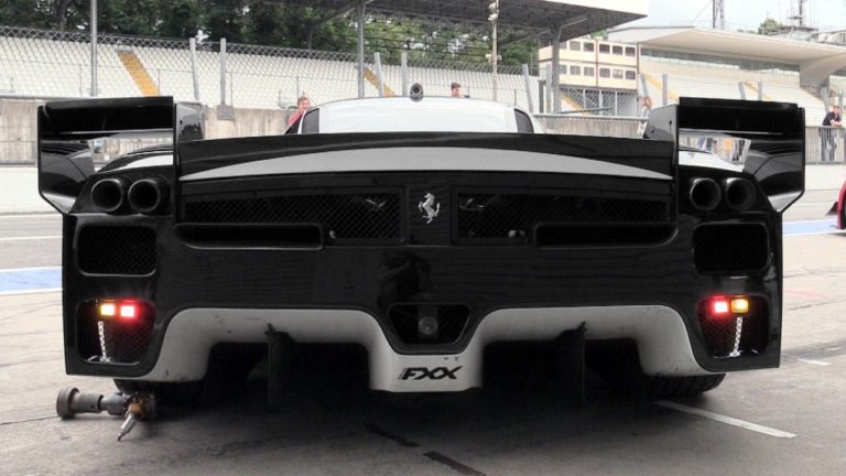 Así bailan y se mueven los Ferrari FXX Evoluzione en Monza