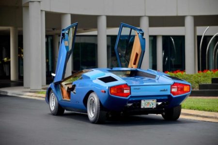 Subastan un Lamborghini Countach LP400 Periscopia por 900.000 euros 2