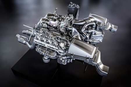 Mercedes-AMG 4.0-Liter Biturbo-Motor (M 178); 2014