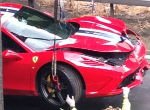Destrozan un Ferrari 458 Speciale en Reino Unido