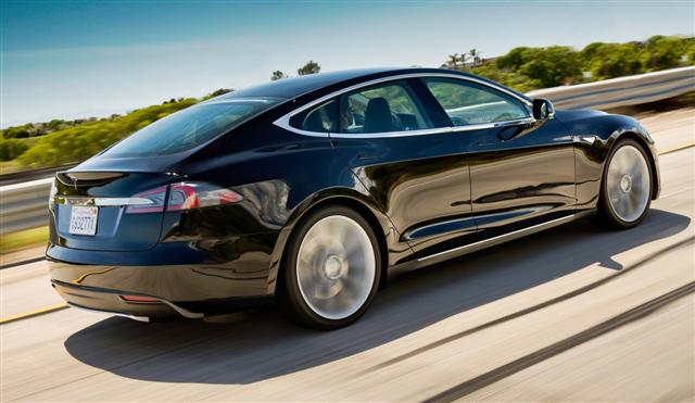 Tesla apunta alto con el Model E, rival del BMW Serie 3 y Audi A4 1