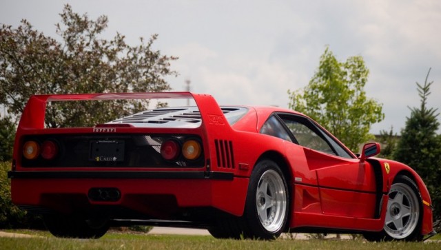 Sale a subasta el Ferrari F40 de Rod Stewart 2