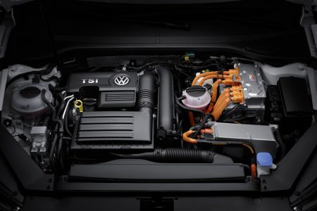 VW-Passat-GTE-14