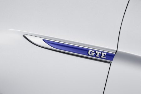 VW-Passat-GTE-13