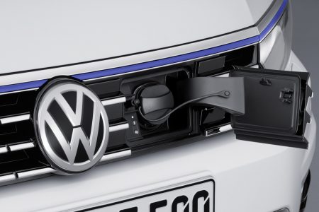 VW-Passat-GTE-10