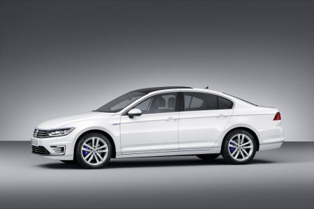 VW-Passat-GTE-3