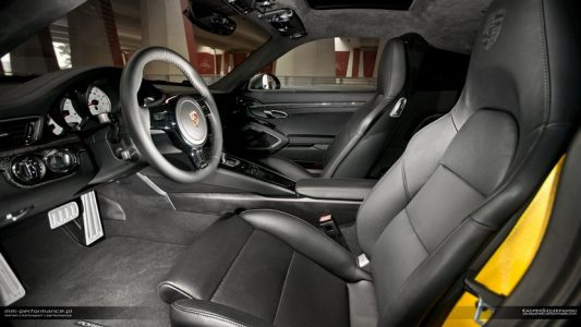 Porsche-911-Turbo-S-2
