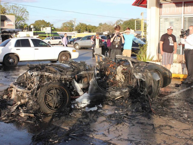 Arde un Lamborghini Gallardo en Florida mientras lo estaban probando 1