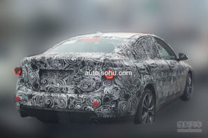 Más cerca del BMW Serie 1 sedán, fotos espía