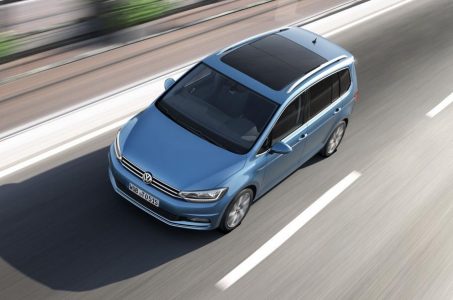 volkswagen-touran-2015-201520186_8.jpg
