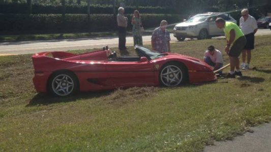 Estrellan un Ferrari F50 en Florida 1