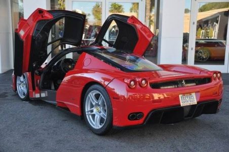 Ponen a la venta un Ferrari Enzo con 8.150 kilómetros 2