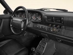 Cambiar la radio a tu Porsche 911 no será ahora tan ortopédico