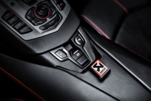 Akrapovic te permite regular las mariposas de tu escape remotamente