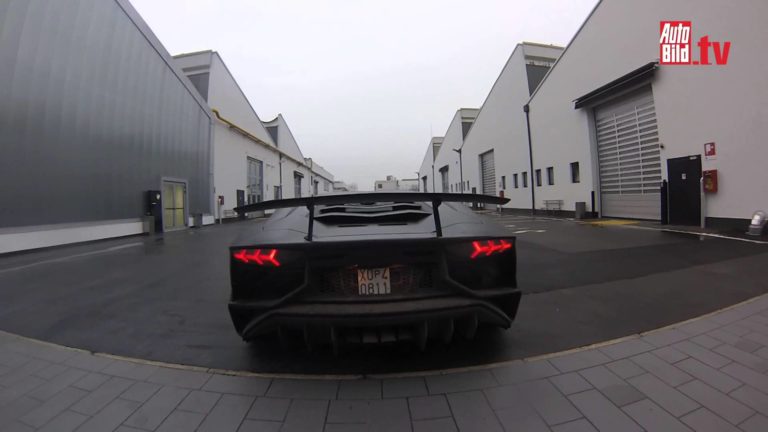 Así vuela el Lamborghini Aventador SV, un visto y no visto